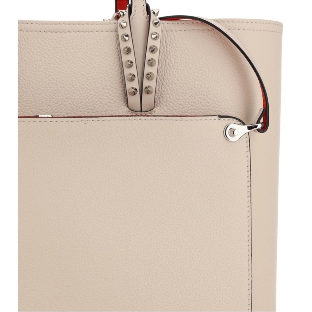 Christian Louboutin - Picture 4 of 14